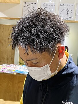 クオル 立川(QOL) ツイストスパイラル／フェード／眉毛／メンズカット／波巻き