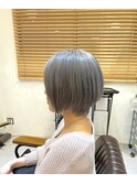 シルバーショートボブショートカット