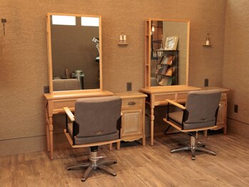 ヤマニシワークス(YAMANISHI WORKS)の写真/「癒し」と「美」が叶うサロン◇心地よいBGMが流れる店内で、お客様一人だけの空間を堪能できる。