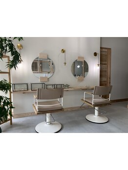 ライフスタイルショップ（B+）の中に併設した隠れ家サロン◇少人数だからこその居心地の良さが魅力