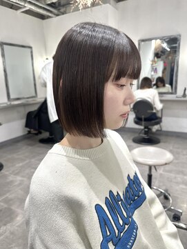 ホリー(HOLLY) 切りっぱなしボブ×ストレート