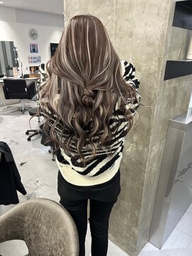 キング(K!ng) 縮毛矯正髪質改善ハイライトレイヤーカット楠葉美容室エクステ