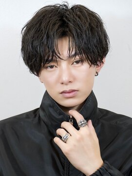 エイド 渋谷(aid) 束感コンマバング黒髪無造作ショート刈り上げツーブロック