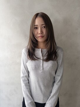 ニーィ バイ カータ(Niii by CARTA) 美髪レイヤーカット/AZU