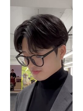 ヘアアンドフェイス ルースト(hair&face ROOST) MEN’S HAIR/曲がる縮毛矯正/刈り上げセンターパート/円町