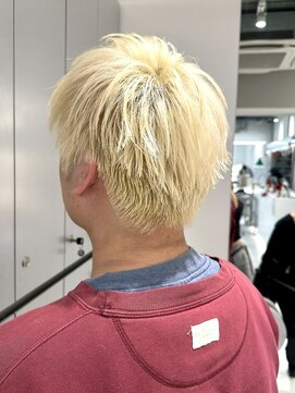 アールプラスヘアサロン(ar+ hair salon) 【新宿/新宿三丁目/ダブルカラー/ハイトーン】