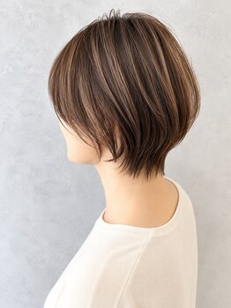 ティーシーアール(TCR)の写真/白髪を隠すだけでなく、自然に活かして上品な大人カラーへ