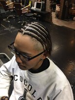 トリックストア(TRICK STORE) センター分けコーンロウ