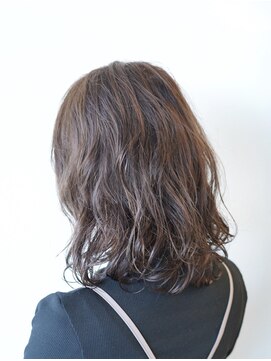 サロン マーニ(salon m ni) コテ風パーマ×ナチュラルハイライトカラー