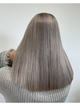 リグフクオカ(L.I.G fukuoka) 【L.I.G fukuoka】グレージュ　ホワイトカラー