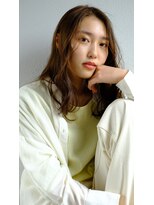 スリー スタンド(THREE STAND)&nbsp;フリンジウェーブ×ブラウンベージュ