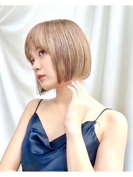 アフロートリノ(AFLOAT Leino) 小顔ヘルシーレイヤースタイル透明感カラー【修】20代30代40代