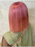 ピンクオレンジ　ショートボブ　切りっぱなしボブ　