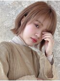 レイヤーカット　ミニボブ　外ハネボブ　透明感　ベージュカラー