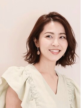 アンベリールフルー(EMBELLIR fleur) ミディアムウェーブ　30代/40代/50代