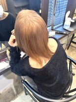 エクテ(ecouter)&nbsp;透明感ミルクティーベージュミディアムくびれヘア