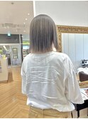 オリーブグレージュ