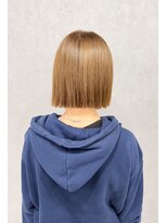 フランチェスカドットボブ(francesca.bob)&nbsp;切りっぱなしボブ×ミルクティーベージュ【渡辺俊弥】梅田