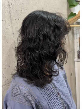 ブルク(bluq) セミロングウェーブ