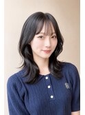 小顔矯正ミディアムレイヤー前髪あり抜け感くびれシルエット