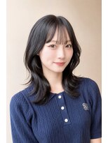 ルエ(rue)&nbsp;小顔矯正ミディアムレイヤー前髪あり抜け感くびれシルエット