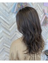 アンカーデイズ(Anchor Days)&nbsp;シルバーグレージュの大人っぽスタイル