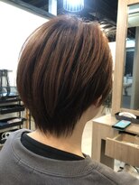 ブルービー(Blue Bee) 耳かけショート。丸みショート。