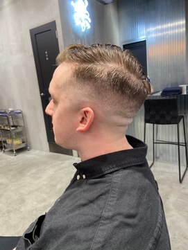 エフエム 明大前(FM) バーバー　ツーブロック/刈り上げ/アップバング/フェード