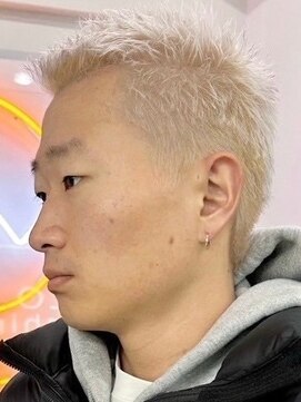 ウィコ 新宿(WICO) white×very short [新宿駅/ハイライト/マッシュパーマ]