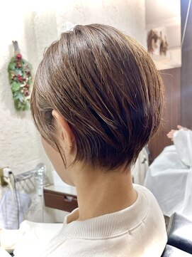 カラーズ(THE COLORS) 【THE COLORS】Ear-hanging Roundness short