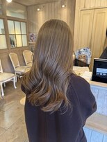 エイミーバイアフロート(amie by afloat) ブリーチでできるグレージュカラー◎