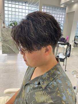 イリ(iLi) 【iLi ×HIRAI】メンズパーマ《立川美容室》