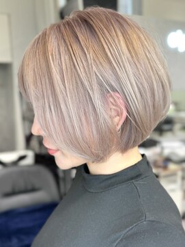 エリーツ 表参道(elyts) 【表参道elyts】ミルクティーボブ