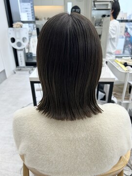 ビューナゴヤ 名駅(VIEW NAGOYA) 外ハネ/オリーブベージュ/ブリーチ無し/切りっぱなし