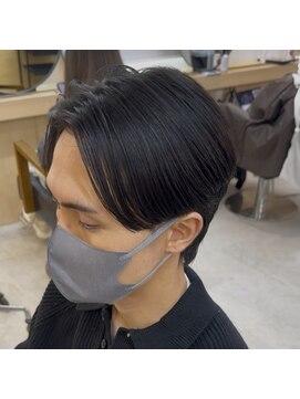 ニコフクオカヘアーメイク(NIKO Fukuoka Hair Make) 「NIKO」ビジネスでもカジュアルでもいけるセンターパート