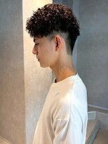 メンズサロン ブロック(Men's Salon bloc)&nbsp;ツイストパーマ アップバング センターパート メンズショート