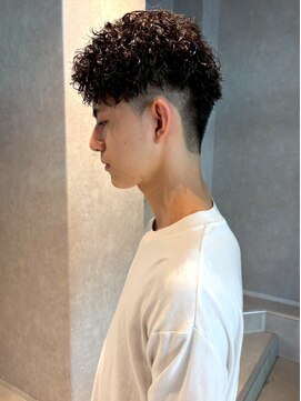 メンズサロン ブロック(Men's Salon bloc) ツイストパーマ アップバング センターパート メンズショート