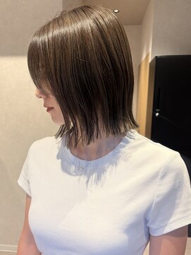 コンフィー(comfy) 【mimura】切りっぱなしボブ 外はねボブ アッシュ 草加 谷塚