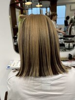 ルイ(ROUIS produced by LUCK 津田沼)&nbsp;ROUIS 津田沼 白髪を活かす新提案 アンブレラカラーで立体感を◎