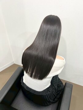 イオエ 元町(ioe) 黒髪/髪質改善/クラゲヘアー/暗髪カラー/艶カラー/小顔/縮毛矯正