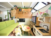 ココロハレル 上板橋駅前店の雰囲気（目の届くキッズスペースでお子様も飽きずに過ごせます◎）