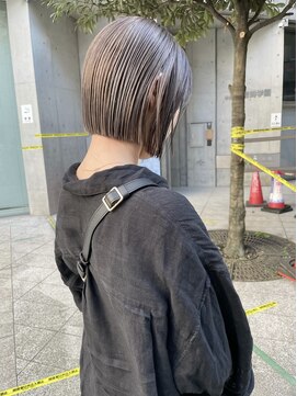 ケンジ 横浜(KENJE) ミルクティーグレージュ/ダブルカラー/切りっぱなしボブ