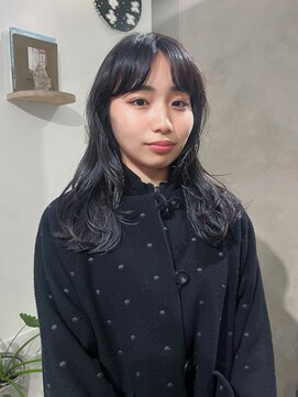 ノマド(nomad) ロングレイヤー ハッシュカット 前髪パーマ