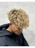 スキンフェードハイトーンスペインカール