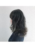 透き通る暗髪グレージュ