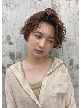 カフネ ジュントス ヨロ(Cafune' juntos YOLO) ショートボブ、ラフパーマ、イルミナカラーサファリ