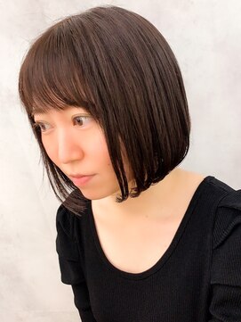 ヴィータ 田町(vi ta) ナチュラルアッシュなミニボブスタイル