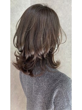 ビアンカ(Bianca) 【Bianca】 ふわ軽♪大人女子に人気!ミディアムレイヤー