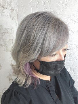 プライズ アイリス 池袋東口店(prize Iris) インナーカラー/ホワイトグレー/ピンク/￥9900