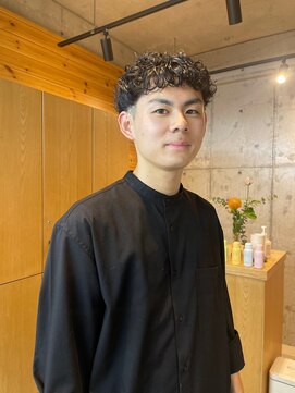 カフネ ジュントス ヨロ(Cafune' juntos YOLO) パーマ/マッシュ/メンズ